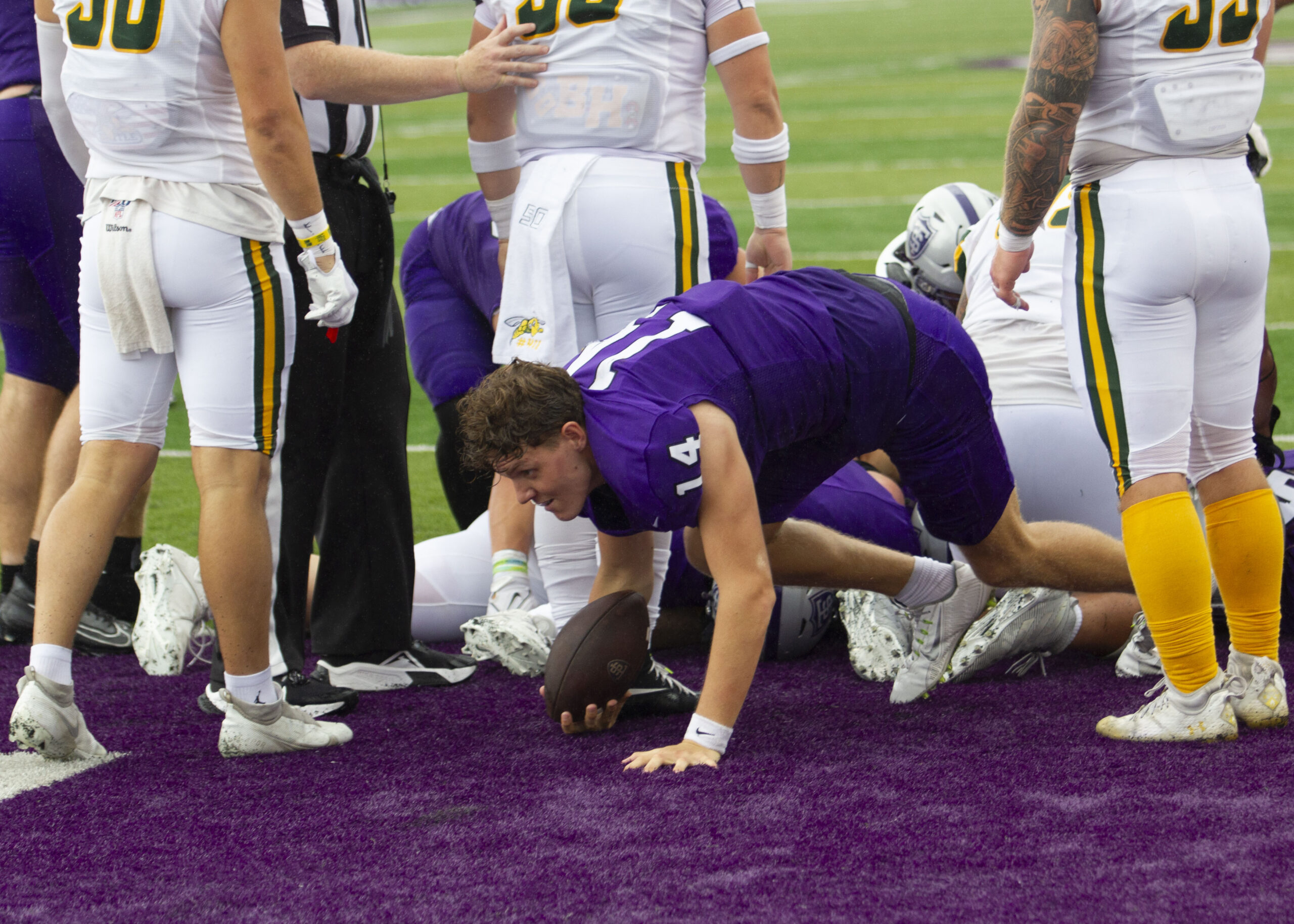 Tommies beat Yellow Jackets 24-14 despite continued passing struggles