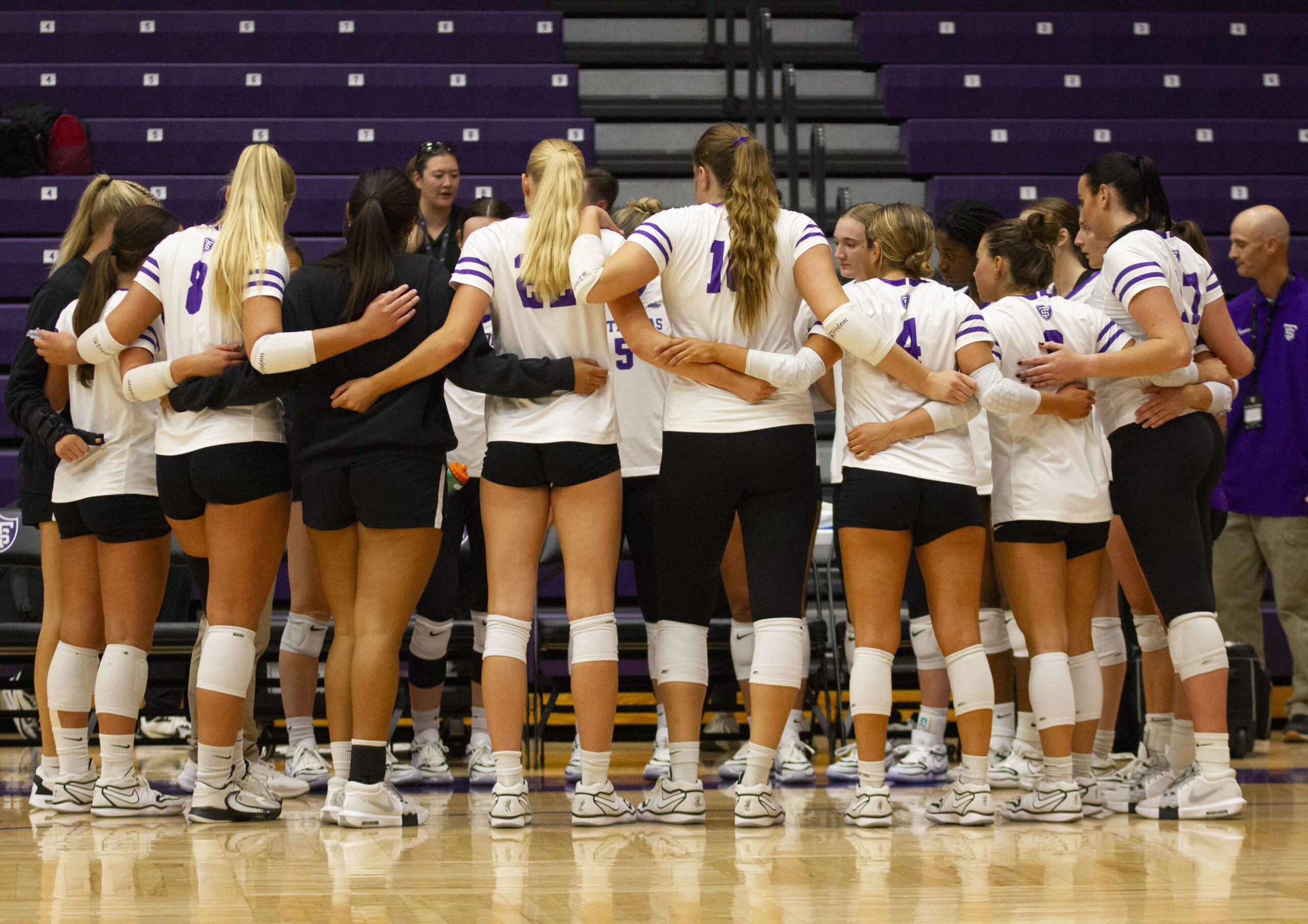 St. Thomas volleyball opens conference play with loss to NDSU