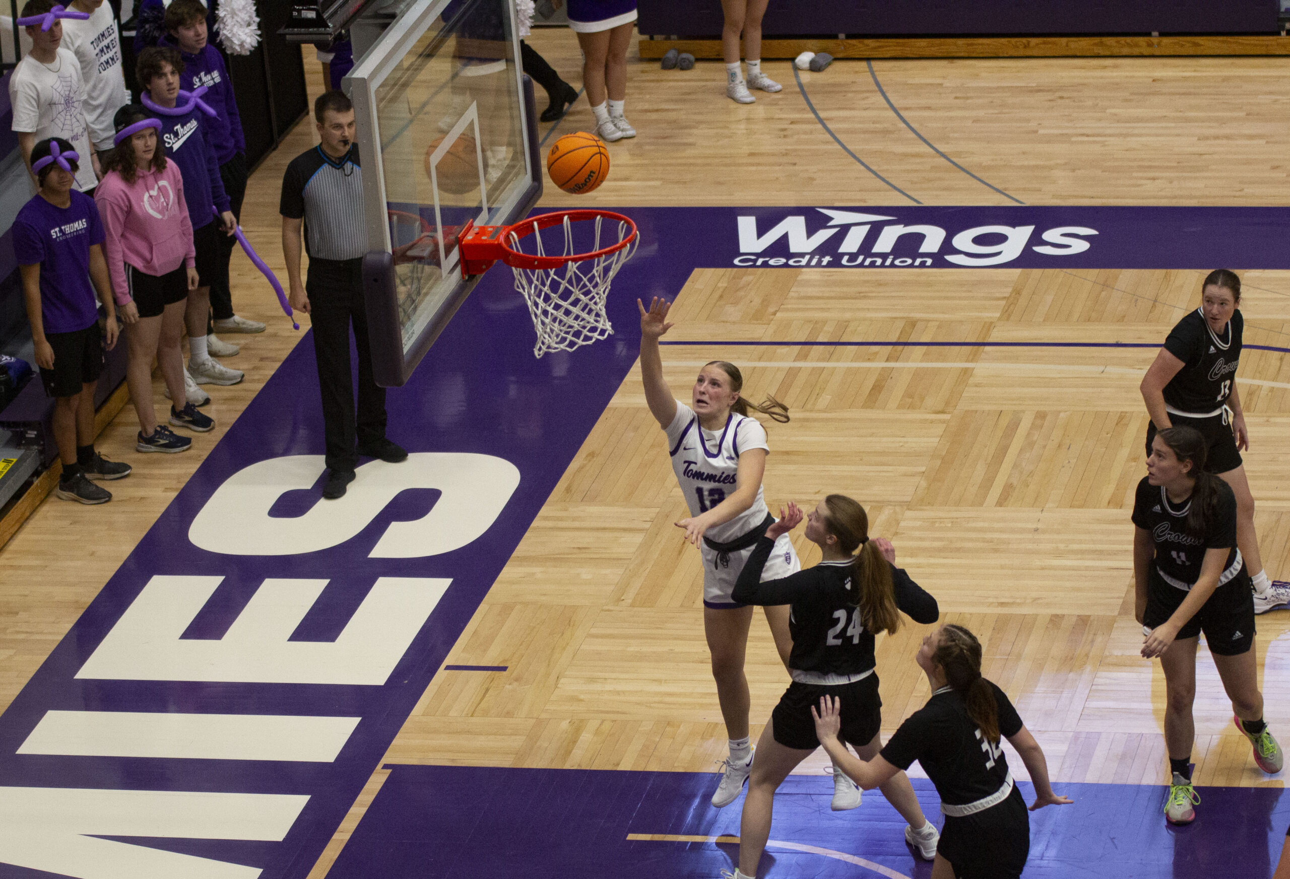 Veteran players, new cast meld in Tommie women’s basketball’s 99-33 win over Crown College