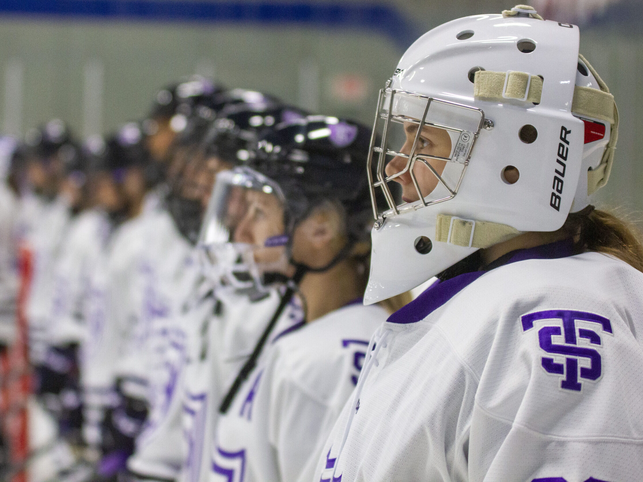 Women’s hockey coach resigns midseason