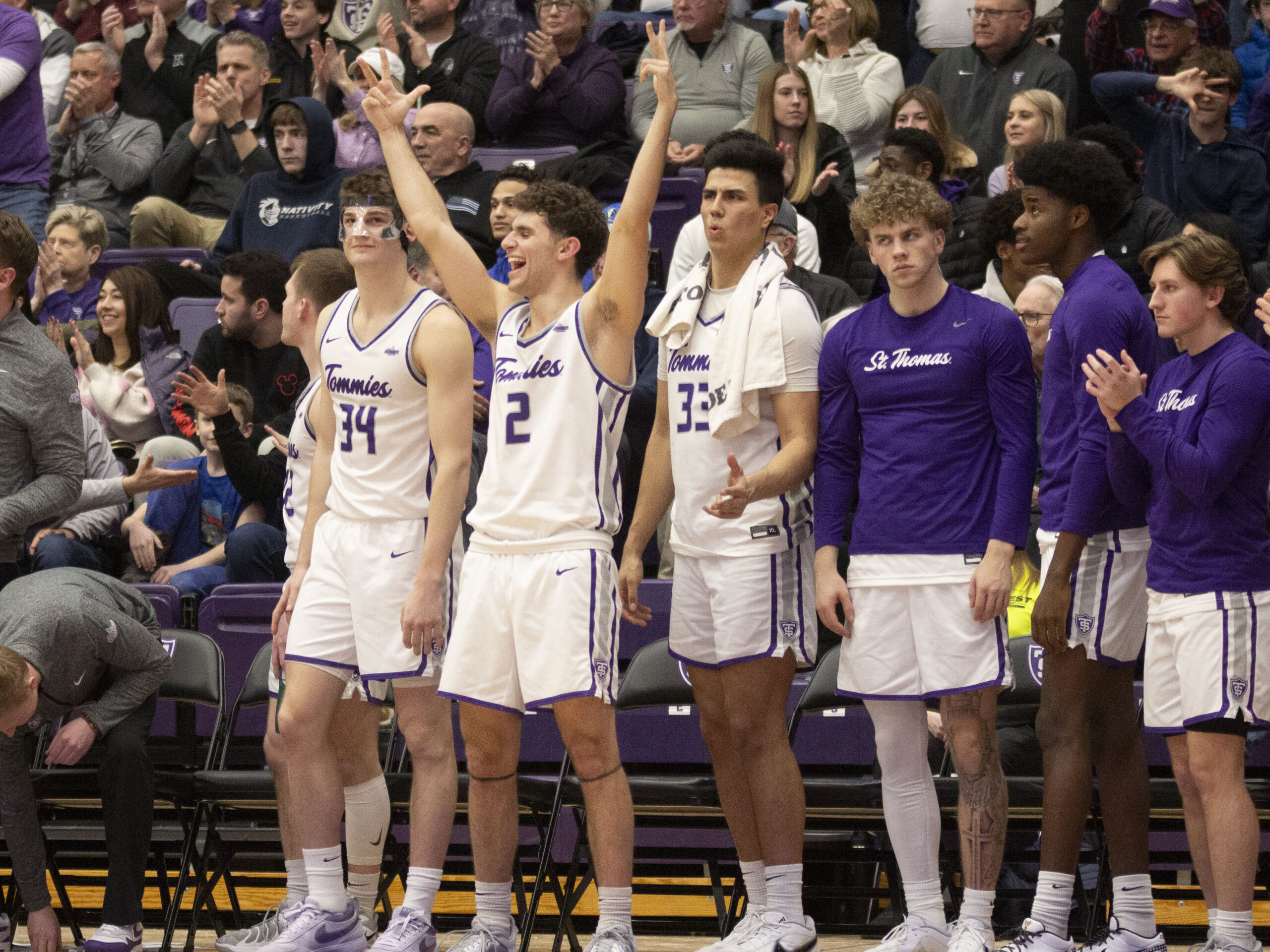 Tommie hoops leaps Omaha for first in Summit League, wins 95-84