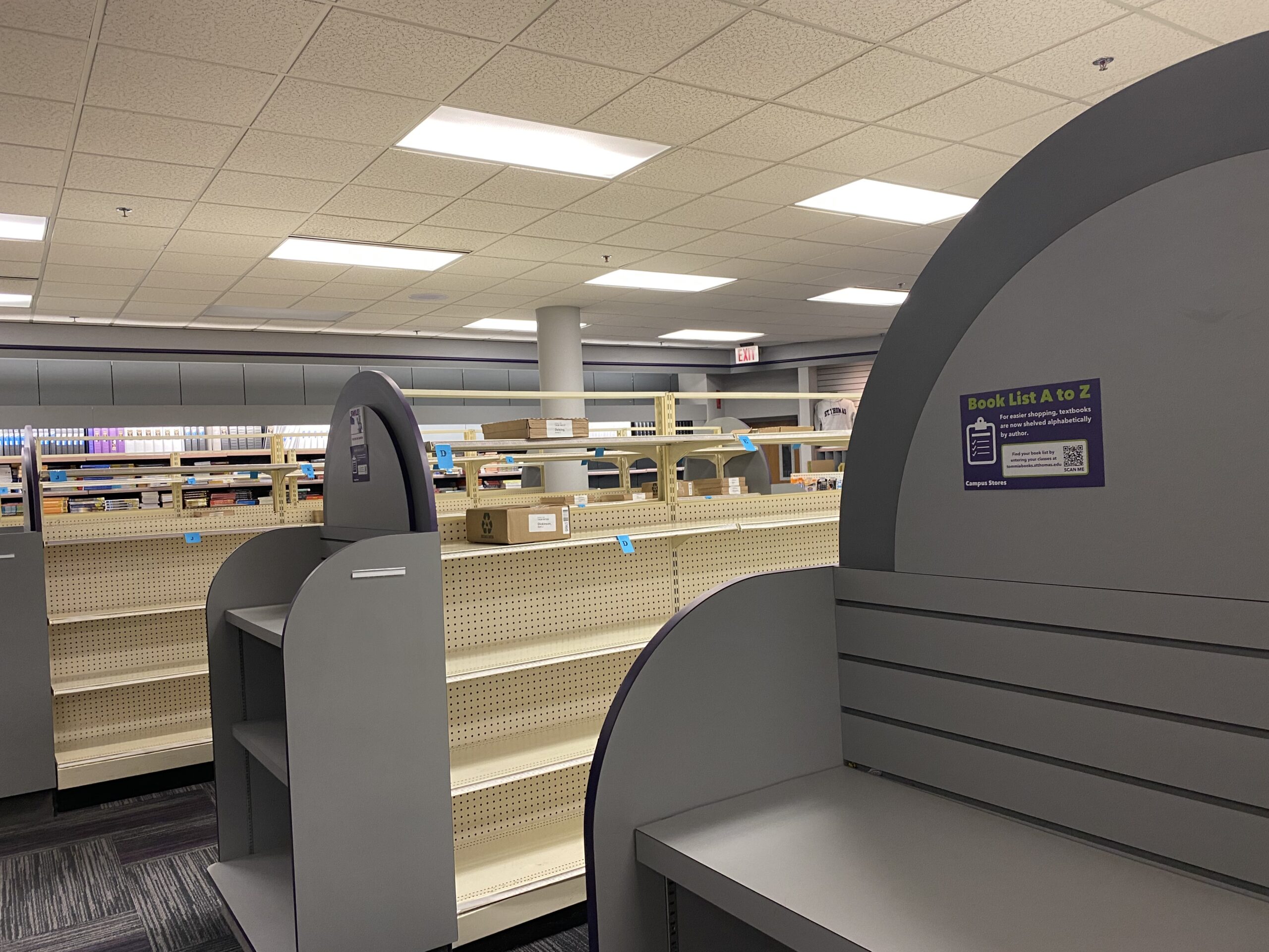 All-digital bookstore debuts to mixed reactions from students, staff