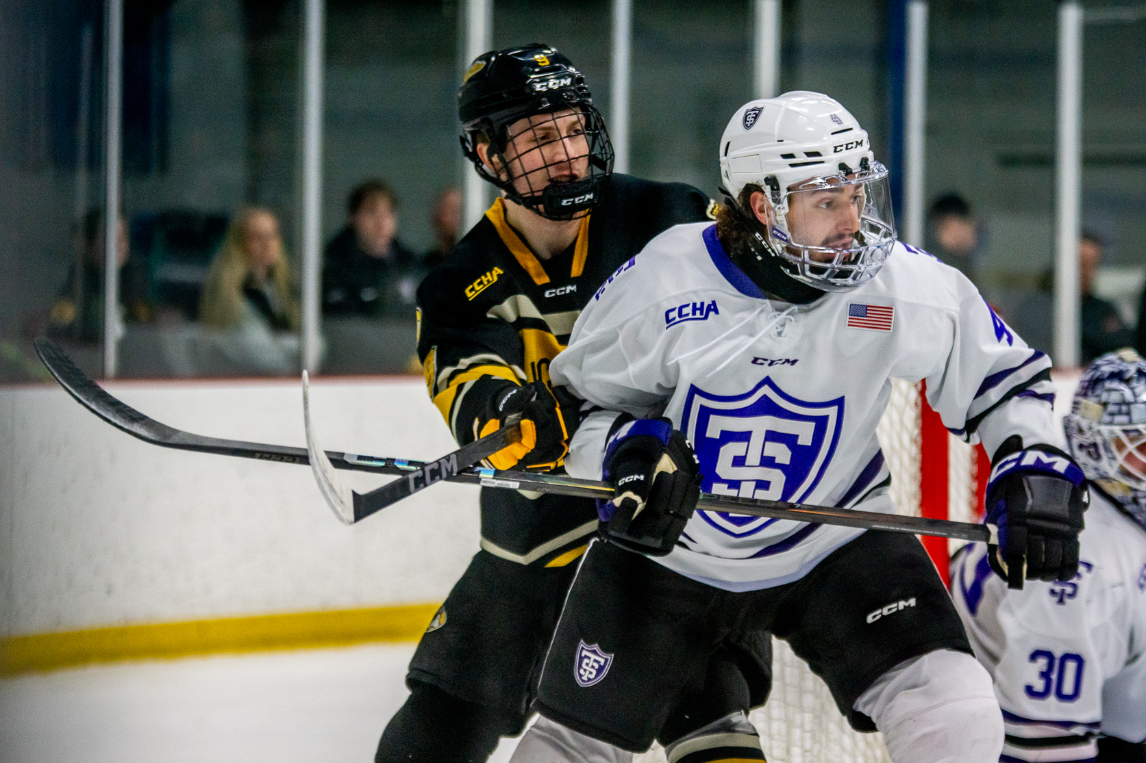 Tommies clinch home ice, sweep Huskies