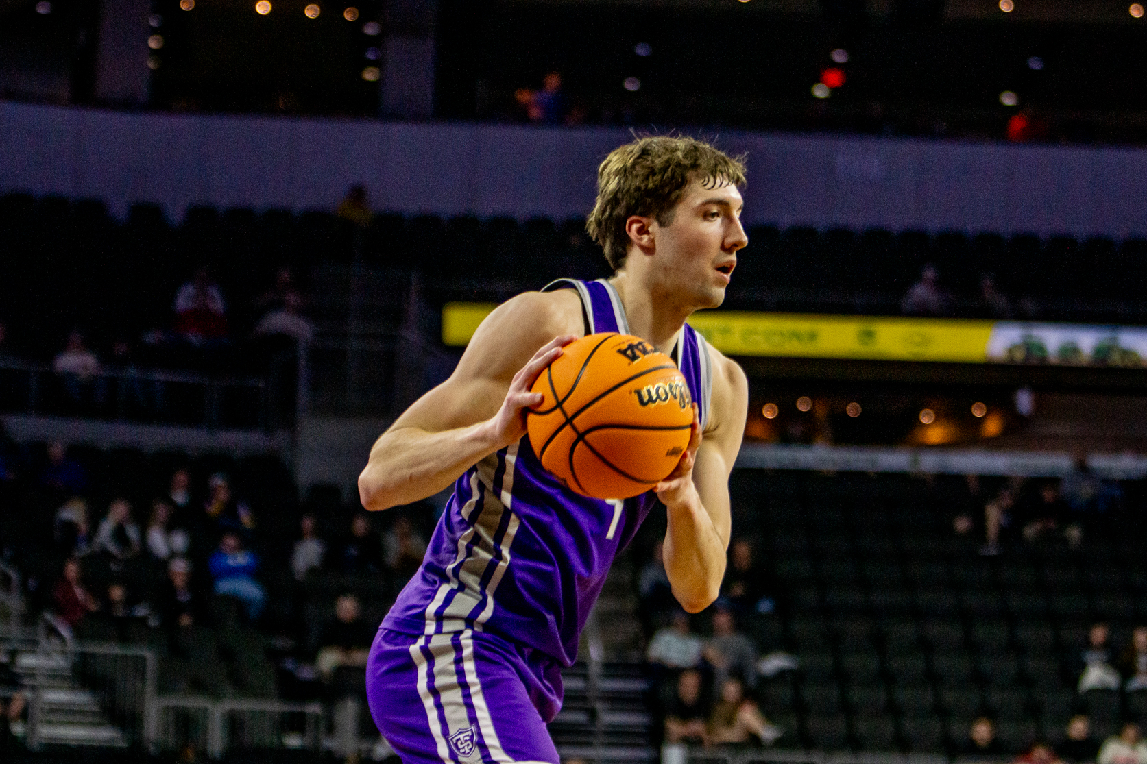 Nolan Minessale picked player of the year, women’s basketball ranked No. 5 in Summit League preseason poll