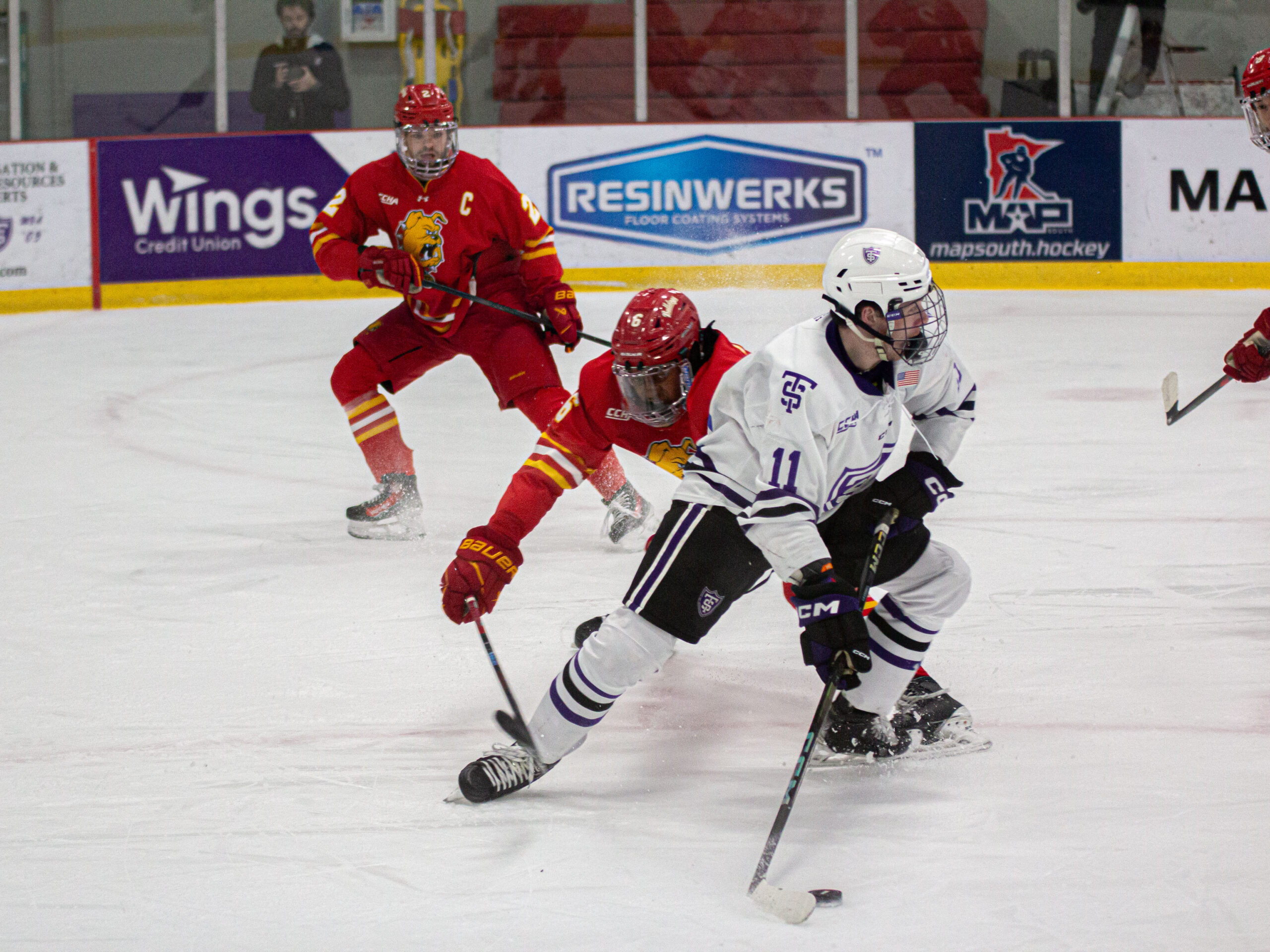 Tommies punch ticket to Mason Cup semifinals behind Malmquist’s hat trick