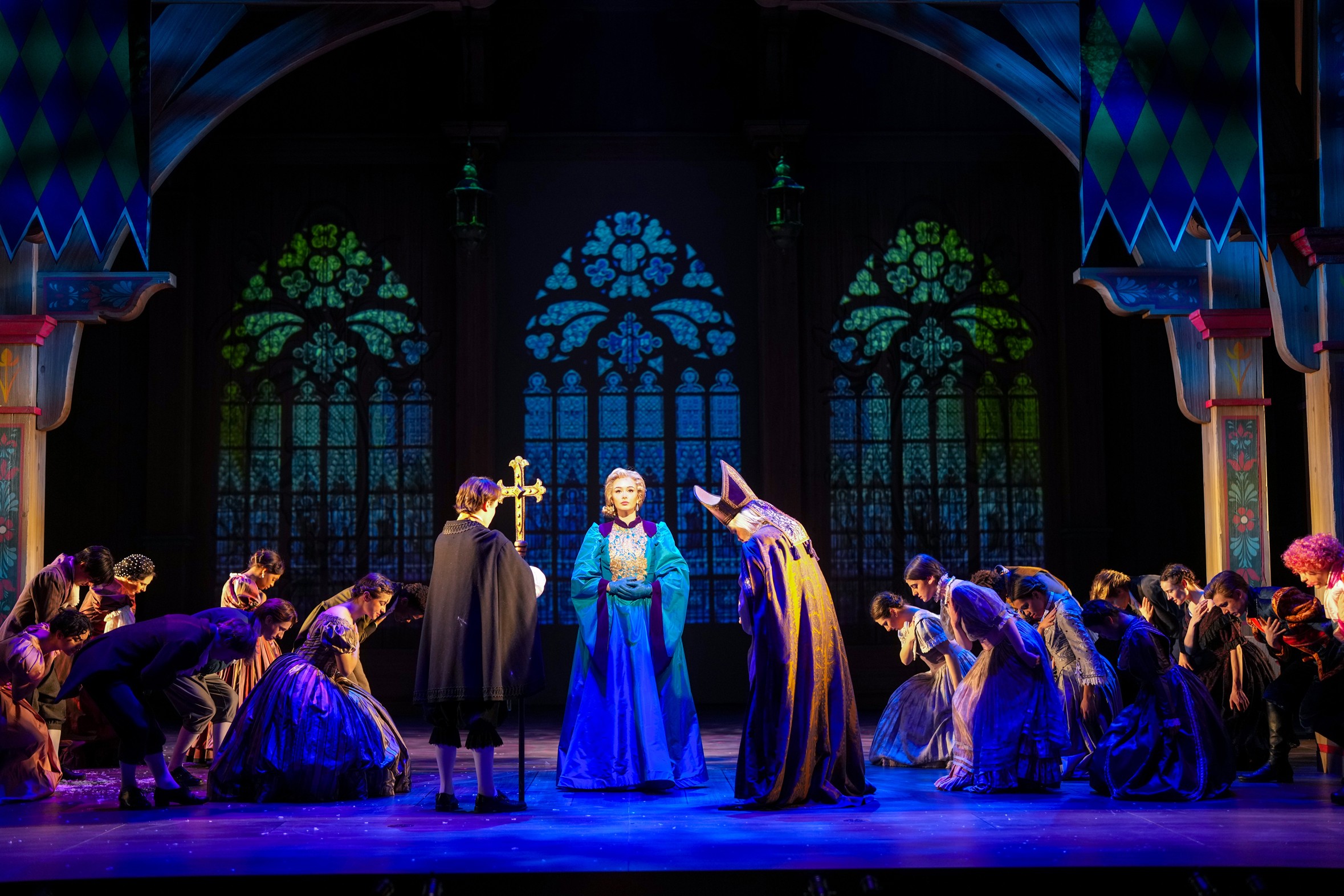 REVIEW: Children’s Theatre Company presents original production of ‘Frozen’