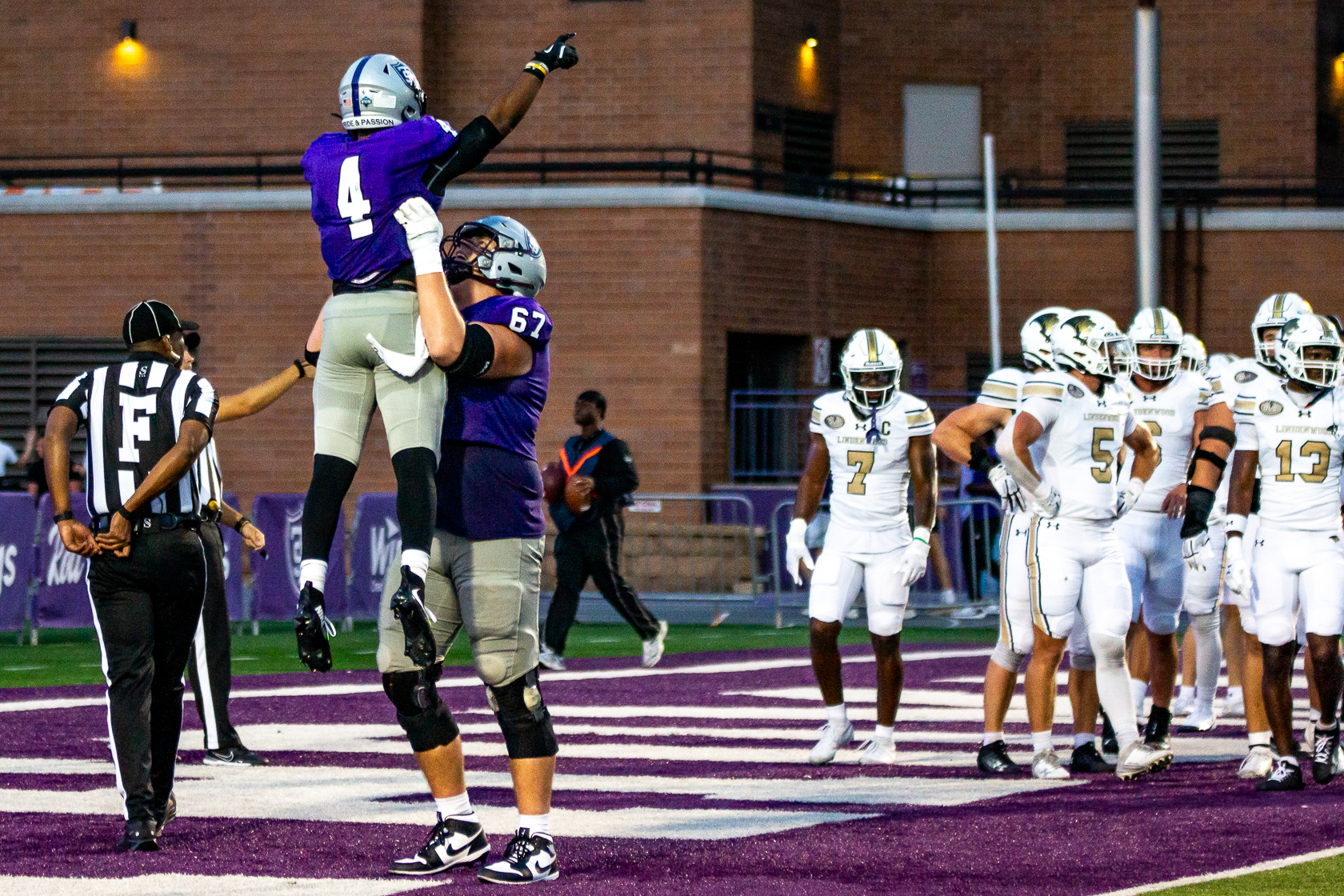 Newcomer QB Andy Peters leads Tommies to 35-13 season-opening win over Lindenwood