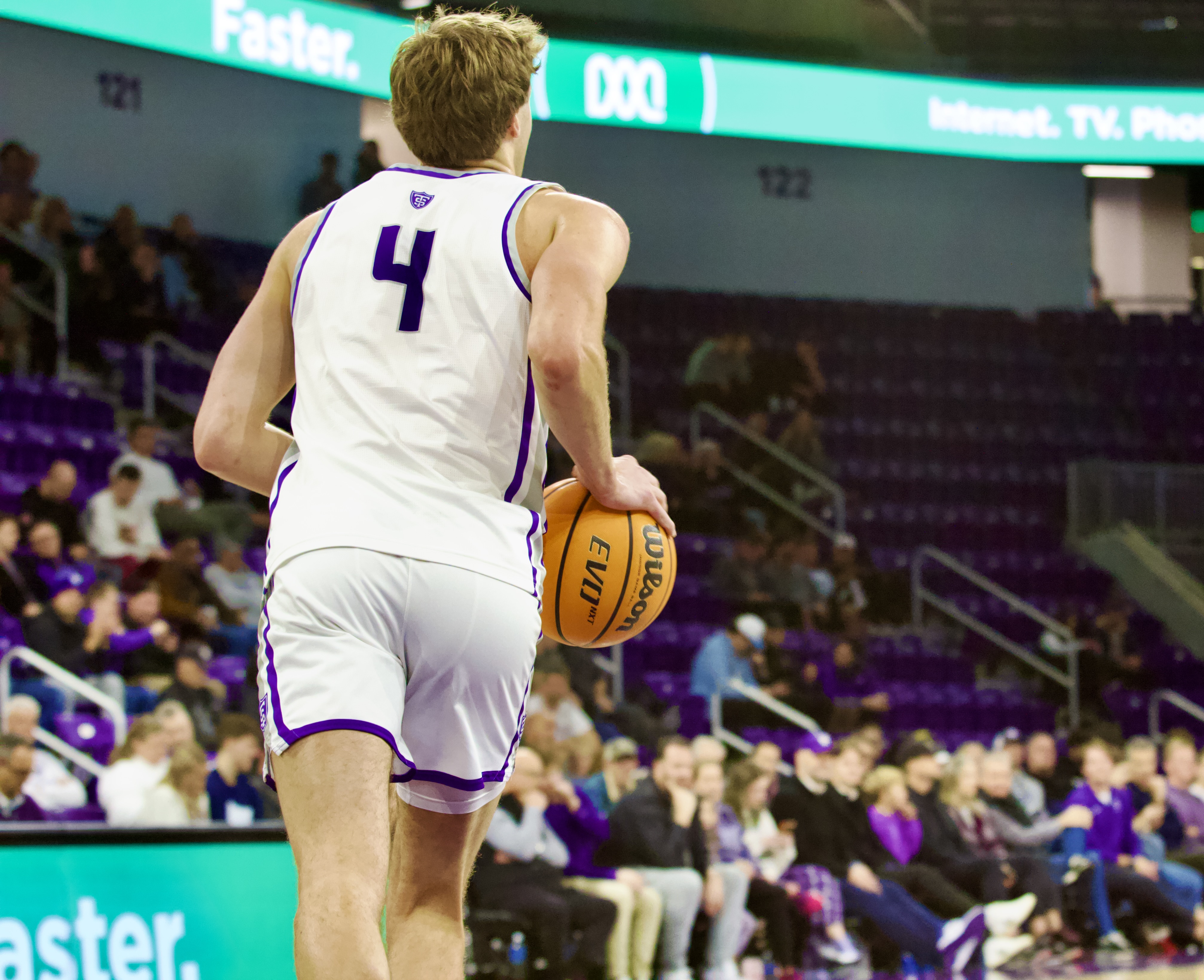 Tommies lose to Seattle U in first NIT game 67-52 to end season