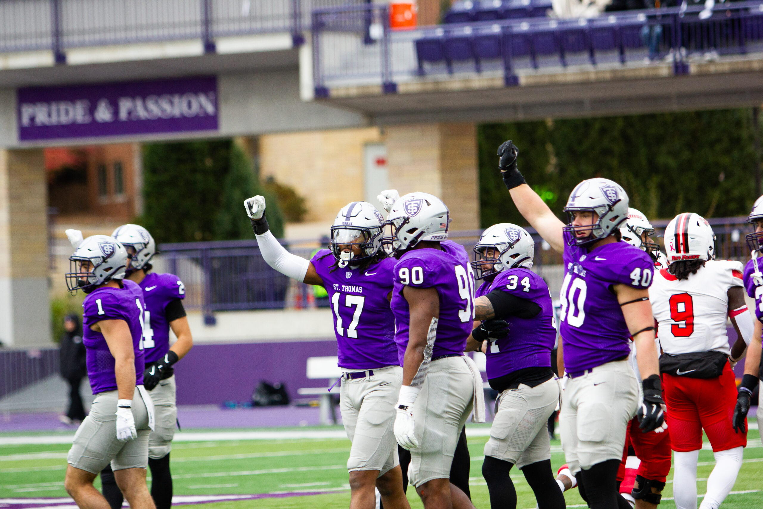 St. Thomas football sinks Drake 20-13, remains alive in PFL