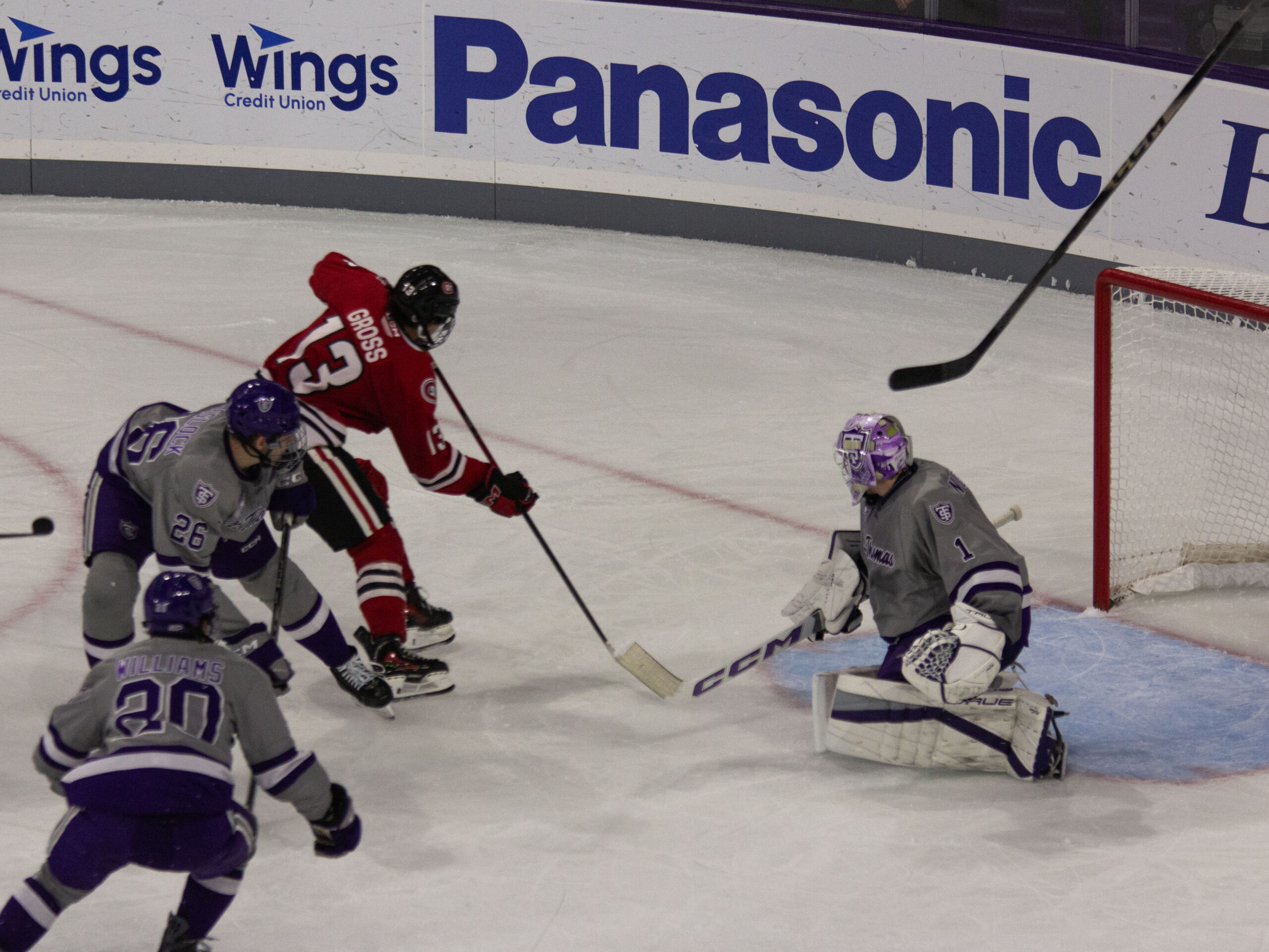 Tommie men’s hockey storms past St. Cloud State 3-1, Lucas Wahlin reaches 100 points