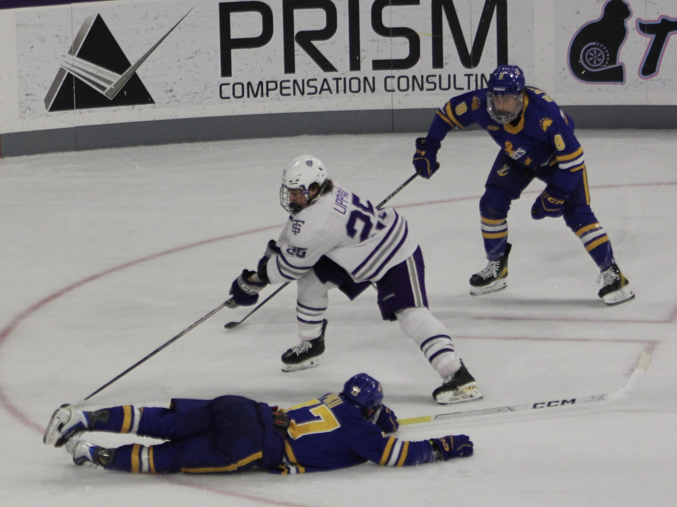 St. Thomas men’s hockey escapes with a win against Lake Superior State to open the CCHA quarterfinals 4-3 in OT