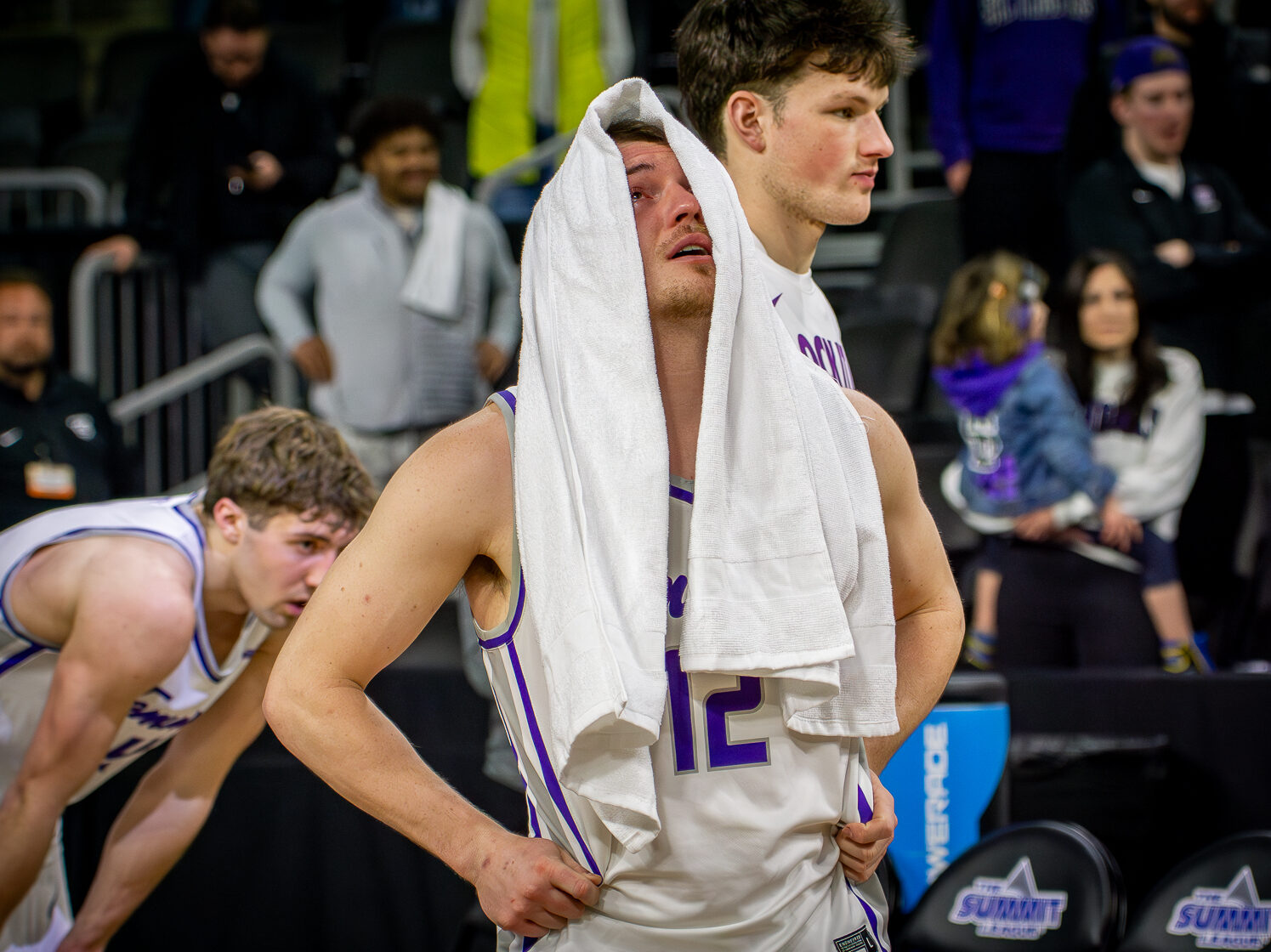 UND knocks UST out of Summit League semis in final second, 67-66