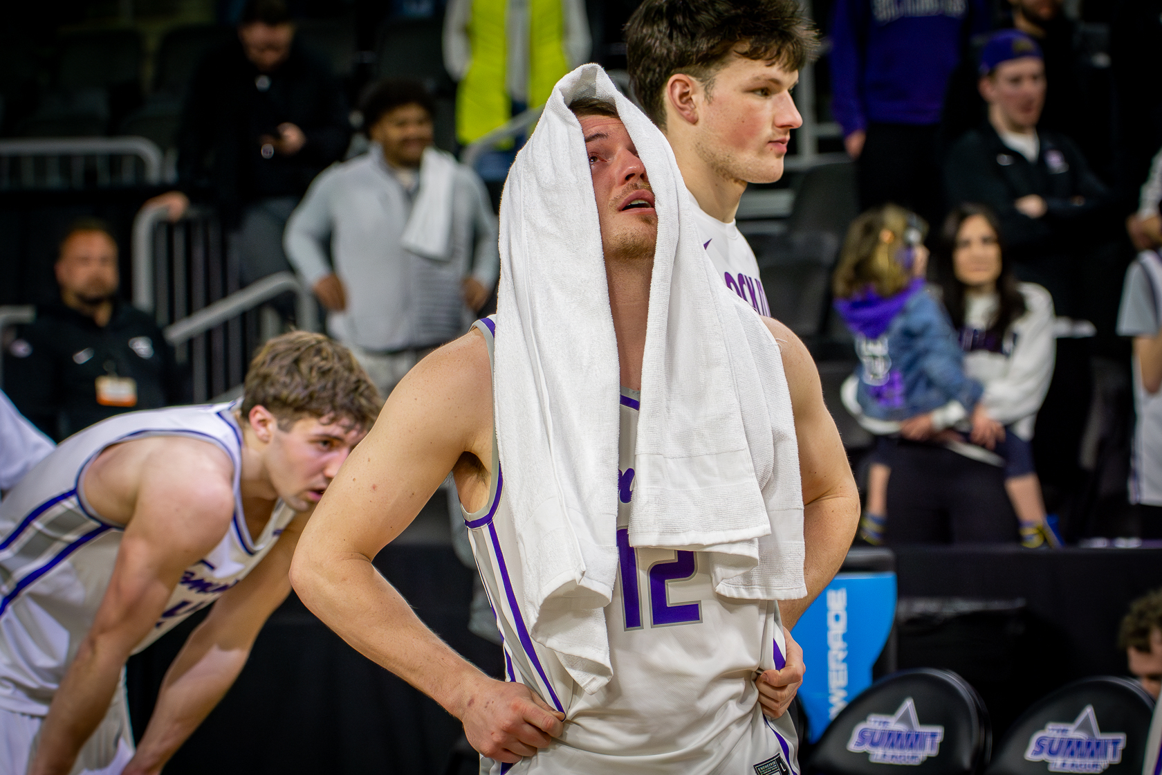 UND knocks UST out of Summit League semis in final second, 67-66
