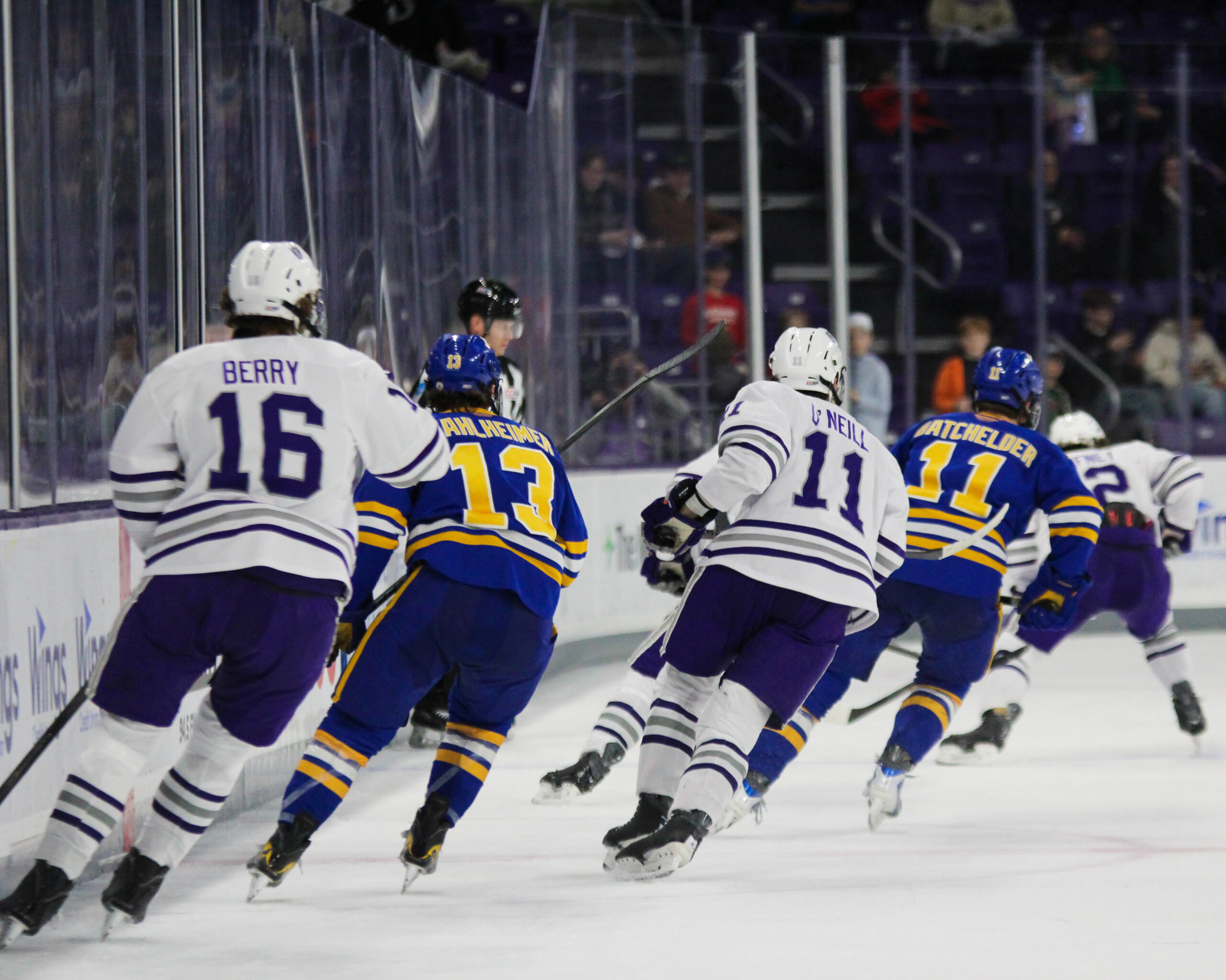 St. Thomas men’s hockey advances to CCHA semifinals after beating Lake Superior State 5-2