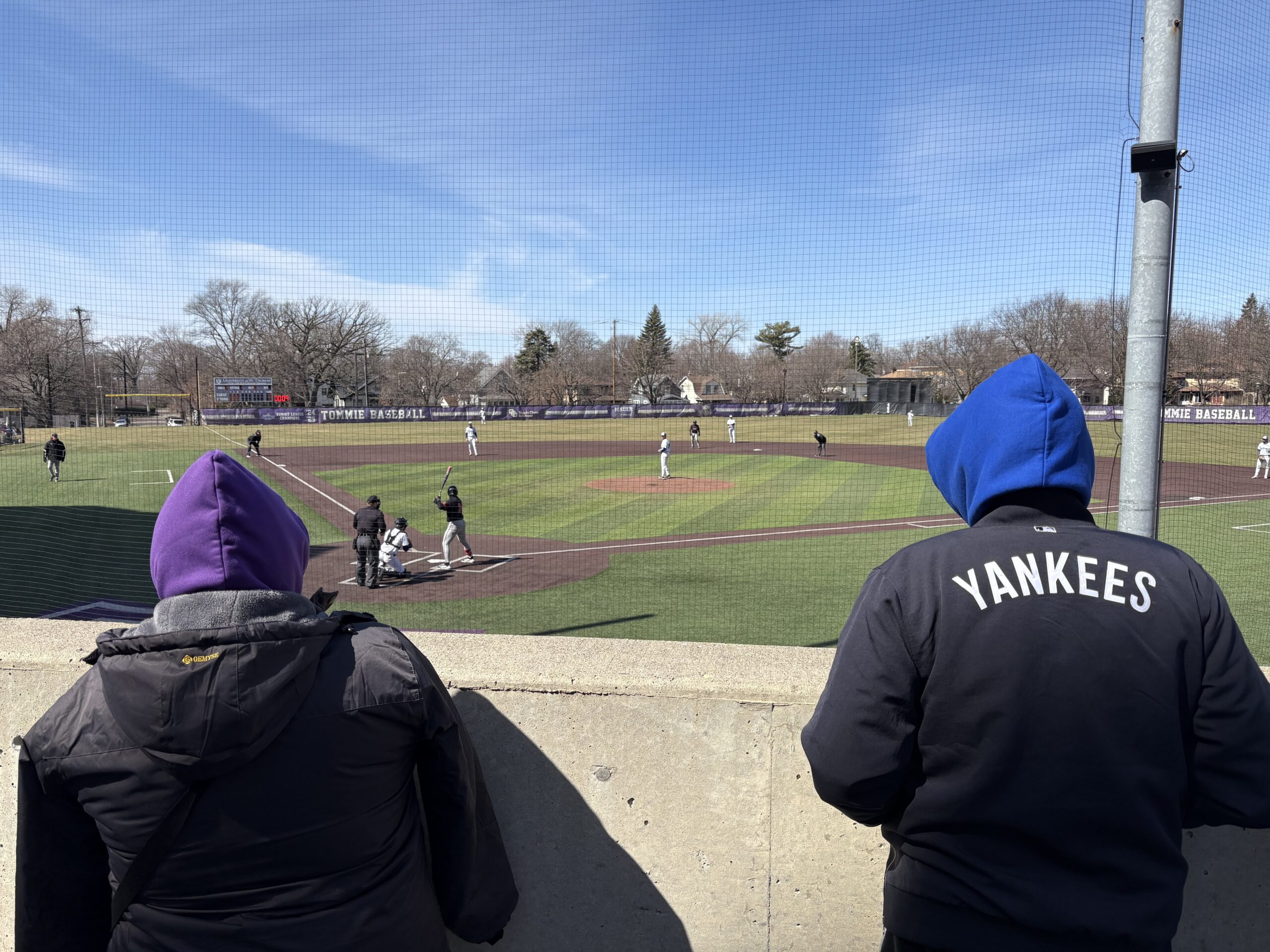 Fans brave cold to see Tommie baseball snap losing streak