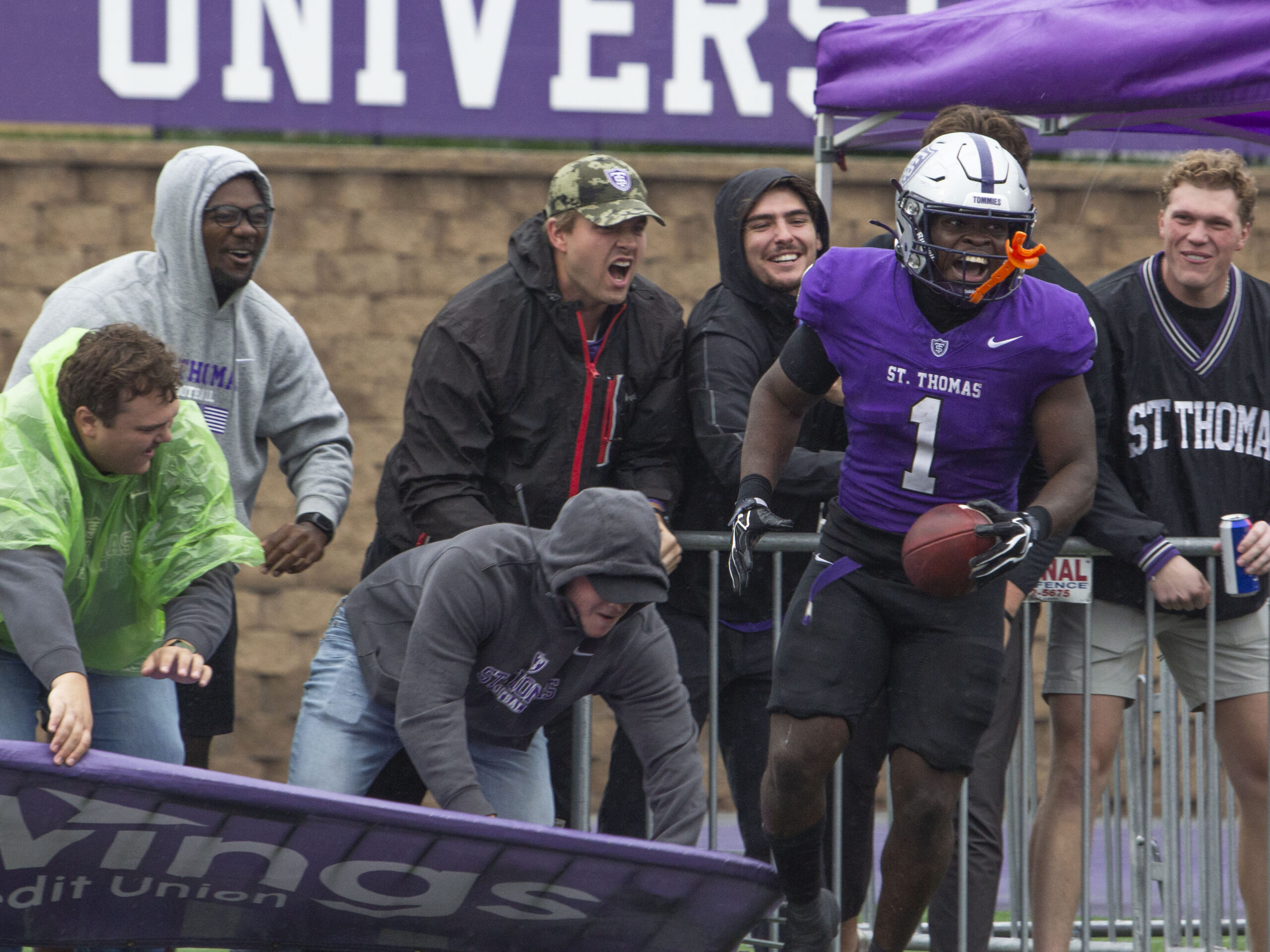 Tommies earn rainy 50-17 homecoming victory against San Diego