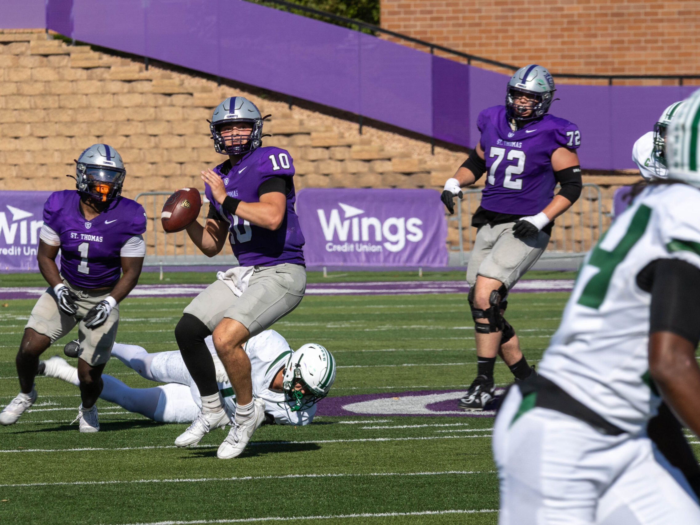 Tommies hit season-high 64 points in victory against Stetson